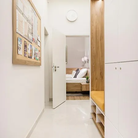 Apartment Downtown Deluxe *