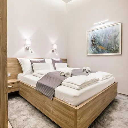 Downtown Deluxe Budapest