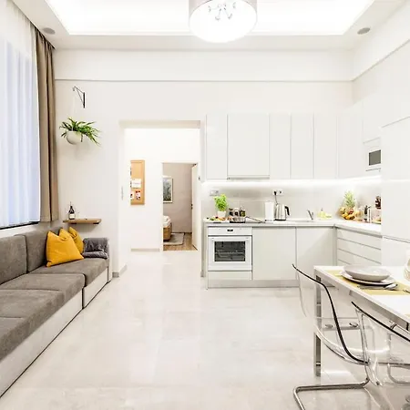 Downtown Deluxe * Budapest