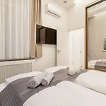 Downtown Deluxe *