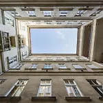 Downtown Deluxe Apartament