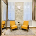 Downtown Deluxe Apartament *