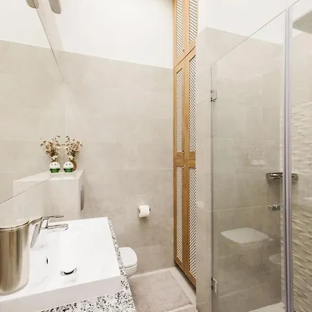 Downtown Deluxe Budapest