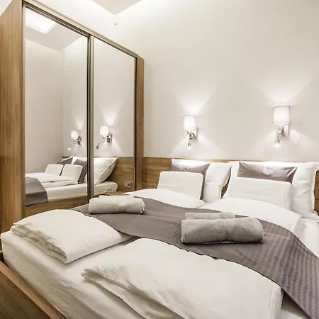 Apartment Downtown Deluxe *