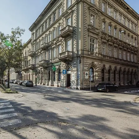 Apartment Downtown Deluxe *