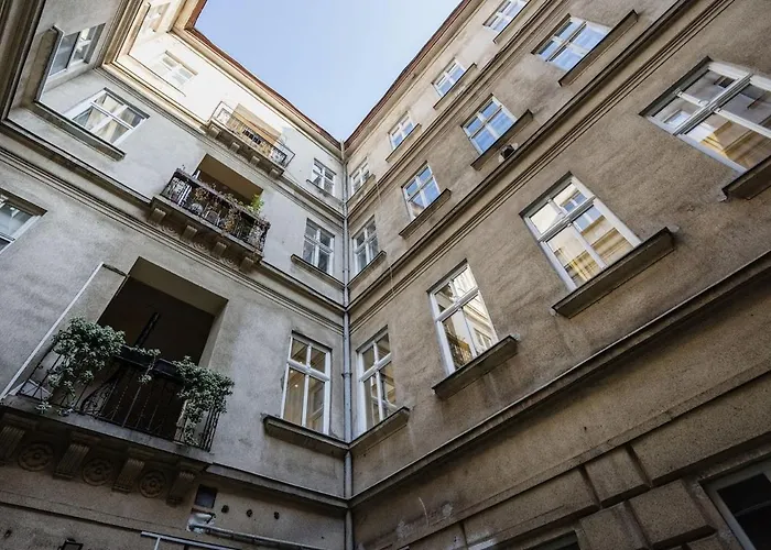 Downtown Deluxe * Budapest