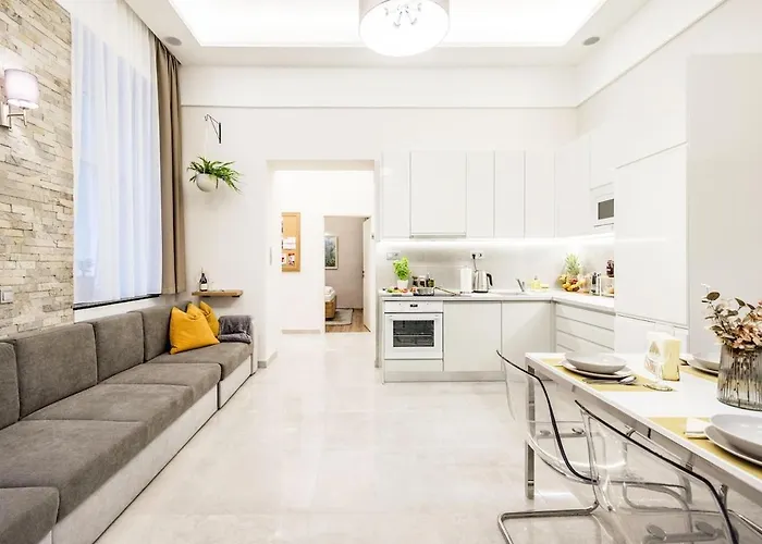 Downtown Deluxe * Budapest
